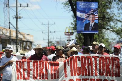 La naturaleza es sabia: Obama llega a El Salvador y tiembla la tierra