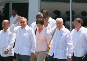 Despide Raúl Castro a James Carter