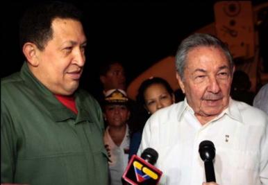 Recibe Raúl a Hugo Chávez